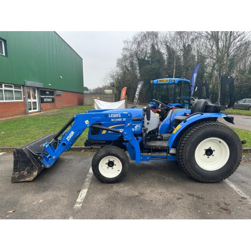 New Holland Boomer 30 Compact Tractor with front Loader