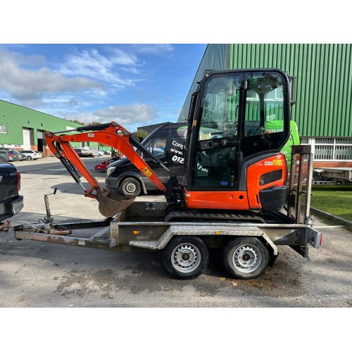 Kubota KX015-4 1.5 Tonne Digger / Mini Excavator with 1 bucket and Indespension AD2000 Trailer