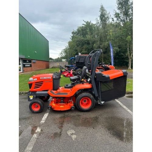 Kubota G23-II Low Dump Garden Tractor with 48" Mid-Mounted Deck