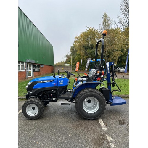 Solis 26 Compact Tractor (26HP with industrial tyres) with Oxdale PTO400 Log Splitter